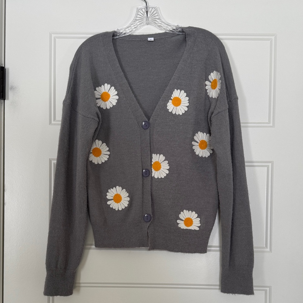 Floral Gray Cardigan Sweater with Daisies - Picture 6 of 10